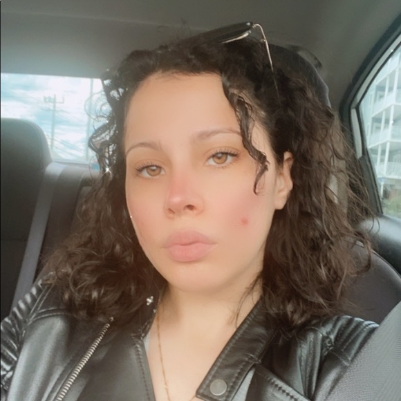 Meet your Posher, Celestine - Picture 1 of 1